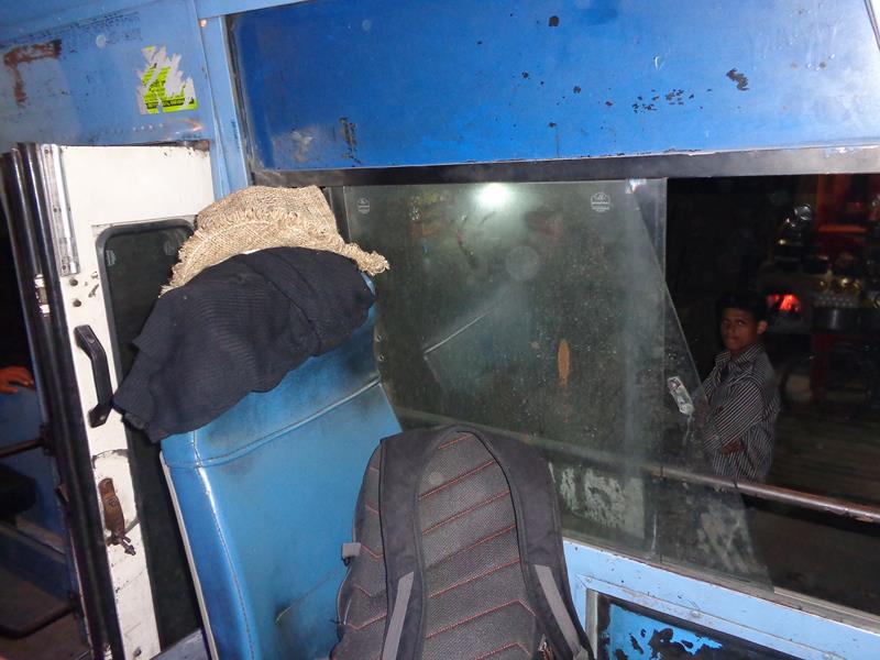 Quelque part entre Banbasa et Delhi( Bus local) dsc01545-800x600modif